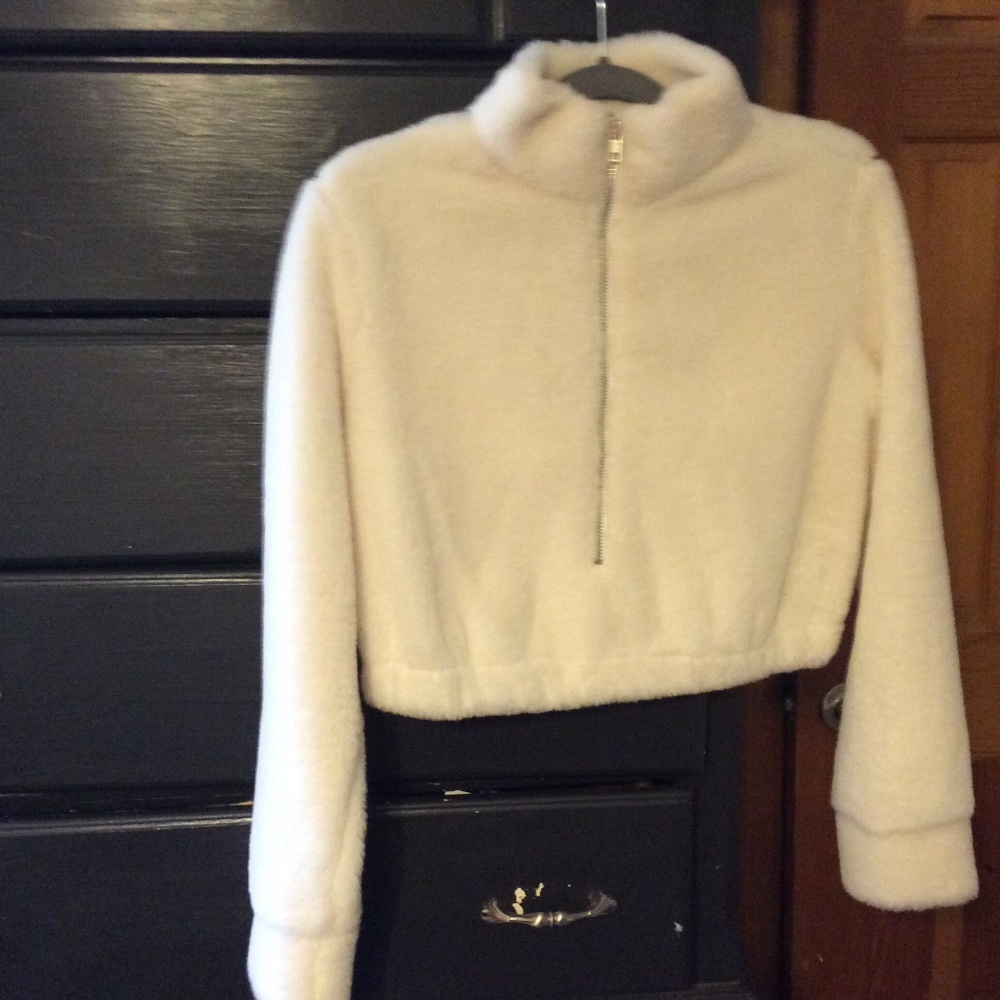 car, size l color cream